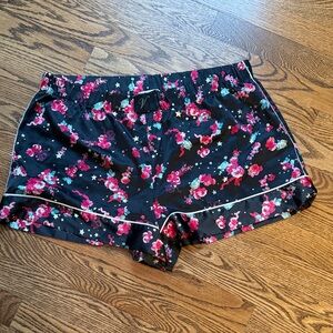 EUC Victoria’s Secret Silky Floral Black Boxer Shorts